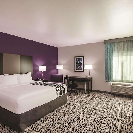 Отель La Quinta By Wyndham Lubbock South Экстерьер фото