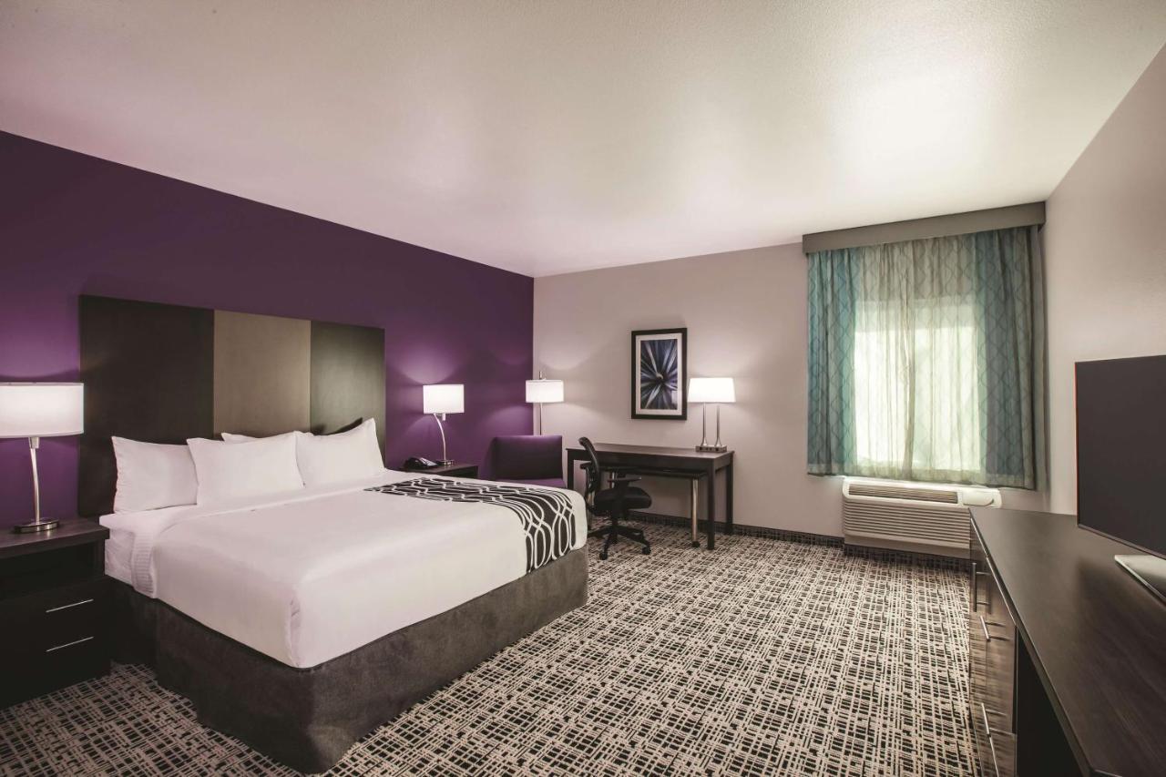 Отель La Quinta By Wyndham Lubbock South Экстерьер фото