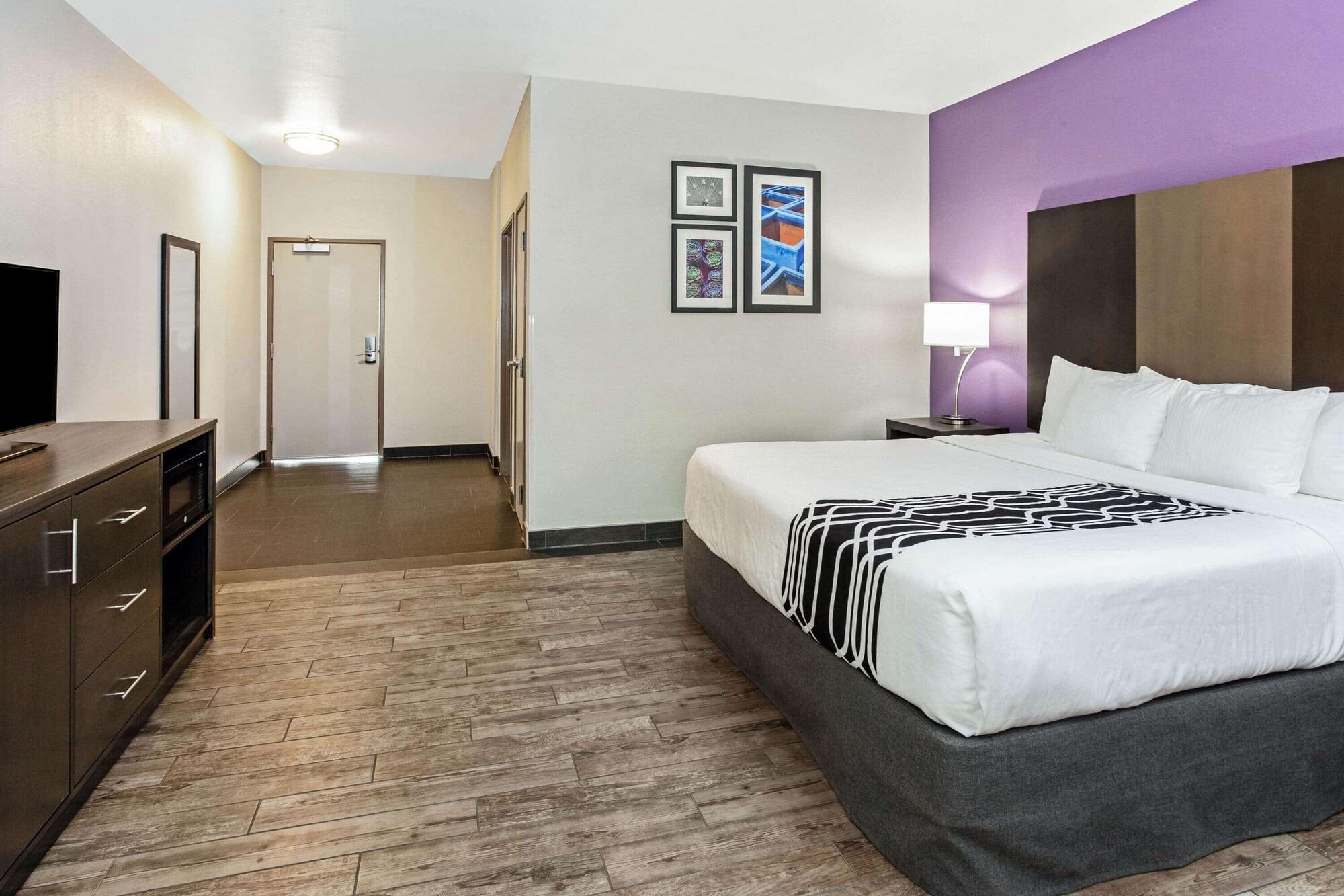 Отель La Quinta By Wyndham Lubbock South Экстерьер фото