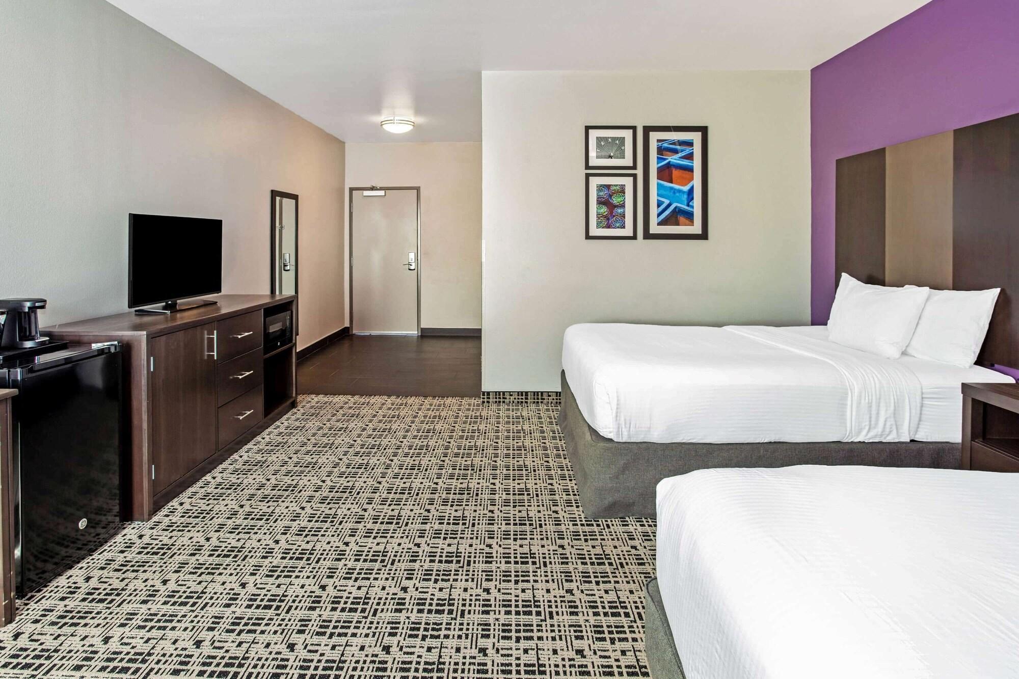 Отель La Quinta By Wyndham Lubbock South Экстерьер фото