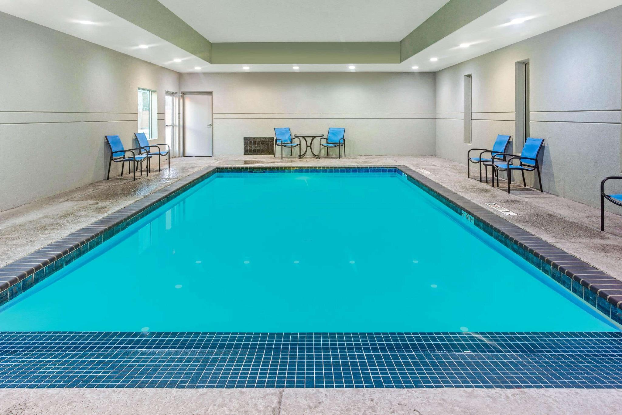 Отель La Quinta By Wyndham Lubbock South Экстерьер фото