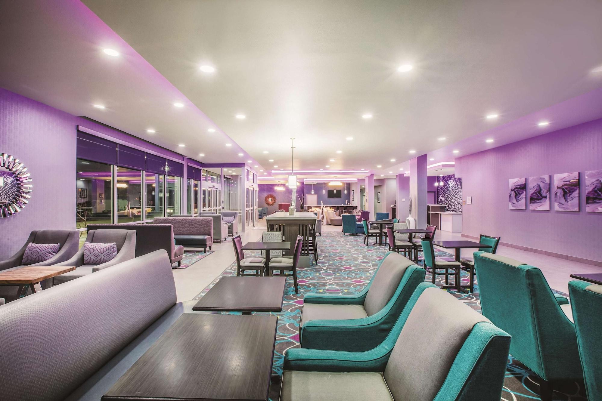 Отель La Quinta By Wyndham Lubbock South Экстерьер фото